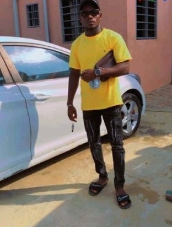 Profil de Lorenzo Garcia, un homme célibataire de 37 ans à Abidjan