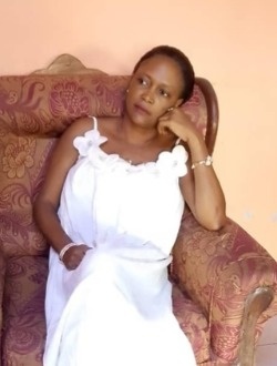 Profil de Francine, une femme célibataire de 50 ans à Abang