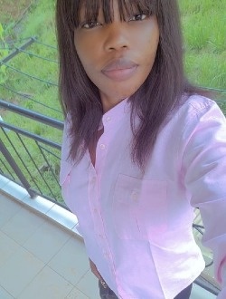 Profil de Yolande, une femme célibataire de 35 ans à Yaoundé