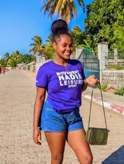 Profil de Herisoa, une femme célibataire de 19 ans à Antalaha