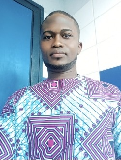 Profil de Roger, un homme célibataire de 34 ans à Lomé