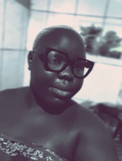 Profil de Morelle, une femme célibataire de 22 ans à Douala