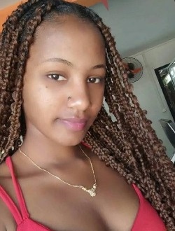 Profil de Hasmina, une femme célibataire de 27 ans à Sambava