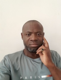 Profil de Olivier, un homme célibataire de 44 ans à Yaoundé