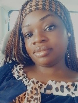 Profil de Sim, une femme célibataire de 30 ans à Yaoundé