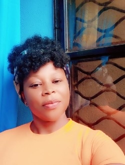 Profil de Nina, une femme célibataire de 30 ans à Abou