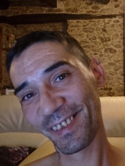 Profil de Leven, un homme célibataire de 39 ans à Pradinas