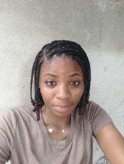 Profil de Aline, une femme célibataire de 21 ans à Abang