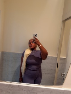 Profil de Christine, une femme célibataire de 32 ans à Abidjan