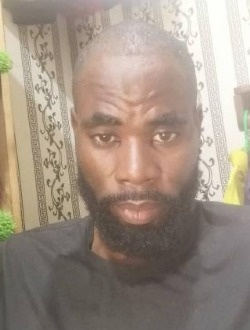 Profil de Achille, un homme célibataire de 36 ans à Kribi