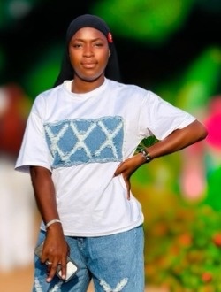 Profil de Nafissatou, une femme célibataire de 20 ans à Yégueré