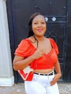 Profil de Rolande Shane, une femme célibataire de 32 ans à Legos