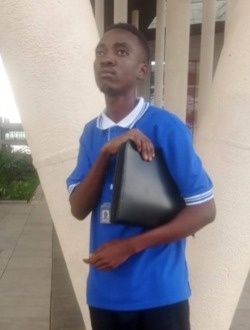 Profil de Wilfried, un homme célibataire de 23 ans à Yaoundé