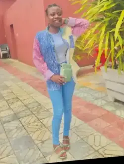 Profil de Sandy, une femme célibataire de 23 ans à Kinshasa