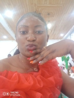 Profil de Suzanne, une femme célibataire de 25 ans à Yaoundé