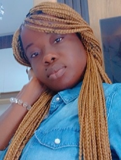 Profil de Prisca, une femme célibataire de 35 ans à Bouaké
