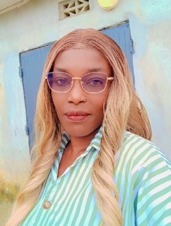 Profil de Mai, une femme célibataire de 33 ans à Yopougon