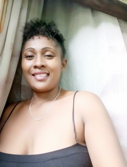 Profil de Diana, une femme célibataire de 40 ans à Antalaha