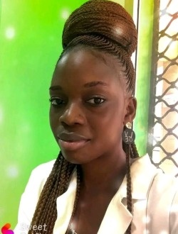Profil de Natacha, une femme célibataire de 32 ans à Yaoundé