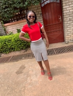 Profil de Joyce, une femme célibataire de 24 ans à Yaoundé