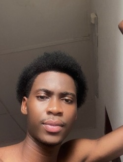 Profil de Jude, un homme célibataire de 21 ans à Lomé