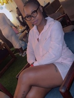 Profil de Melissa, une femme célibataire de 28 ans à Douala