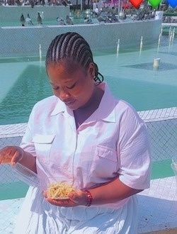 Profil de Estelle, une femme célibataire de 25 ans à Bouskoura