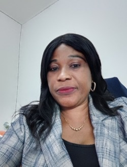 Profil de Julie, une femme célibataire de 49 ans à Petit Abidjan-Youkou