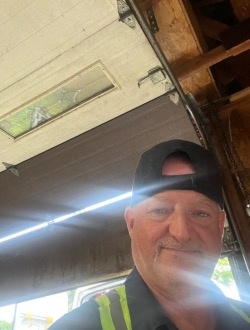 Profil de Dan, un homme célibataire de 61 ans à Montréal-Ouest