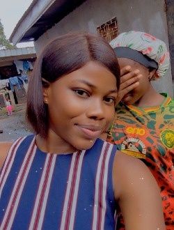 Profil de Stela, une femme célibataire de 23 ans à Douala