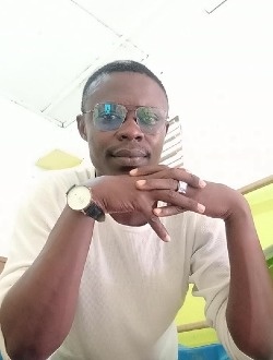 Profil de John, un homme célibataire de 40 ans à Abidjan