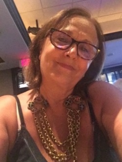 Profil de Fatine, une femme célibataire de 73 ans à Brossard