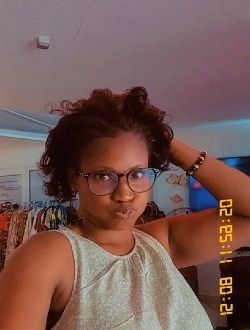 Profil de Léa, une femme célibataire de 37 ans à El-Mehgoun