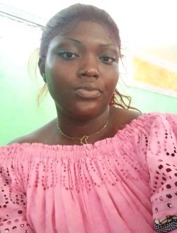 Profil de Nanie, une femme célibataire de 33 ans à Douala