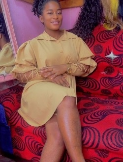 Profil de Pauline Arianne, une femme célibataire de 25 ans à Yaoundé