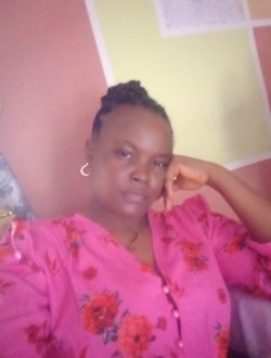 Profil de Seraphine, une femme célibataire de 42 ans à Douala