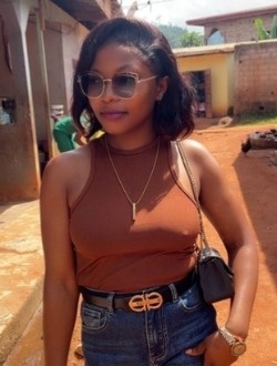 Profil de Othniel, une femme célibataire de 21 ans à Yaoundé