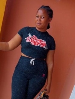 Profil de Sandy, une femme célibataire de 27 ans à Yaoundé