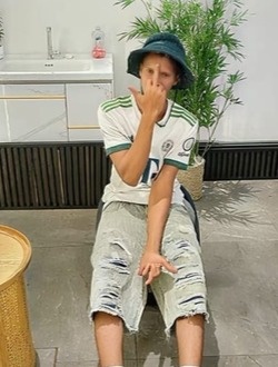profile picture 0