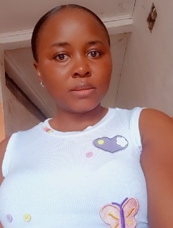 Profil de Leila, une femme célibataire de 30 ans à Douala