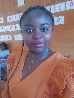 Profil de Elise, une femme célibataire de 24 ans à Bafomgha