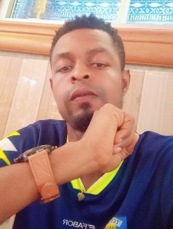 Profil de Simon, un homme célibataire de 32 ans à Douala