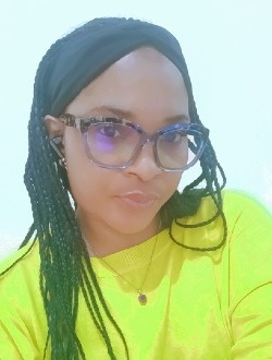 Profil de Paule, une femme célibataire de 43 ans à Yaoundé