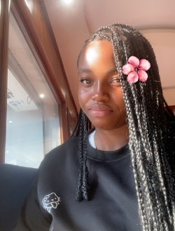 Profil de Denise, une femme célibataire de 18 ans à Yaoundé