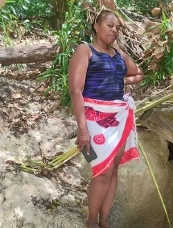 Profil de Monique, une femme célibataire de 45 ans à Bel Ombre