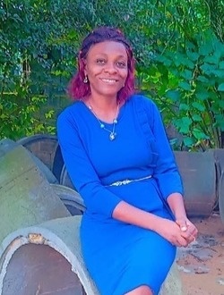 Profil de Deborah, une femme célibataire de 42 ans à Douala