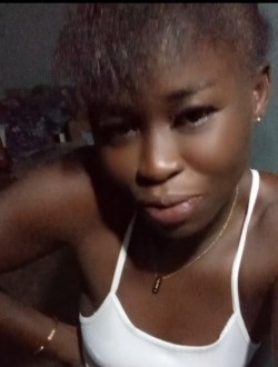 Profil de Martine, une femme célibataire de 25 ans à Abidjan