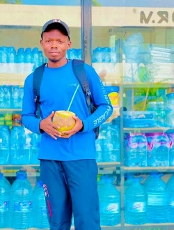 Profil de John, un homme célibataire de 23 ans à Pointe-Noire
