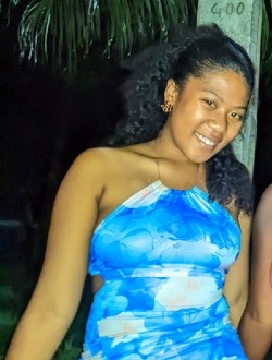 Profil de Malala, une femme célibataire de 21 ans à Antalaha