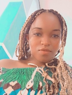 Profil de Sandrine, une femme célibataire de 28 ans à Yaoundé